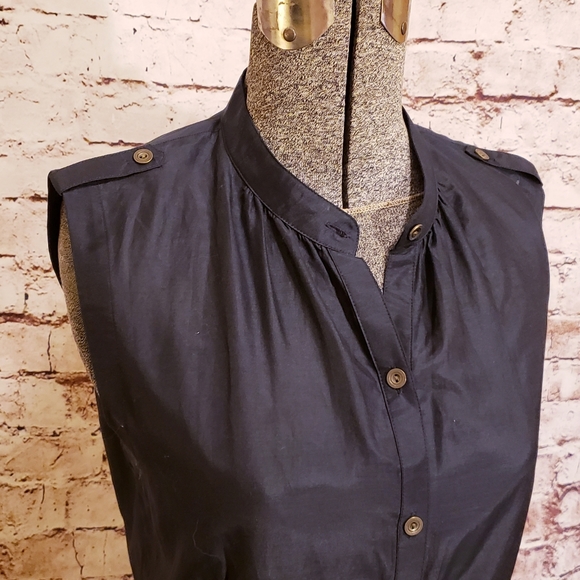 Banana Republic Black Semi-sheer Sleeveless Blouse Medium - Picture 2 of 5
